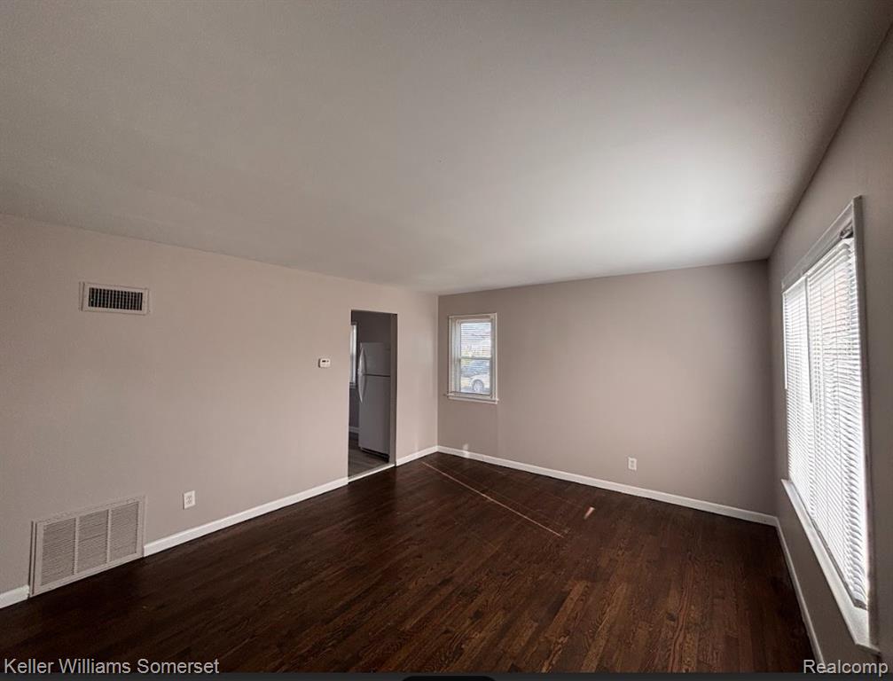 837 E Woodward Heights Boulevard, Hazel Park, MI 48030 — Photo 2