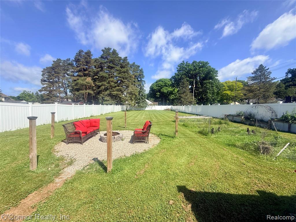 1930 GRATIOT BLVD, Marysville, MI 48040 — Photo 16