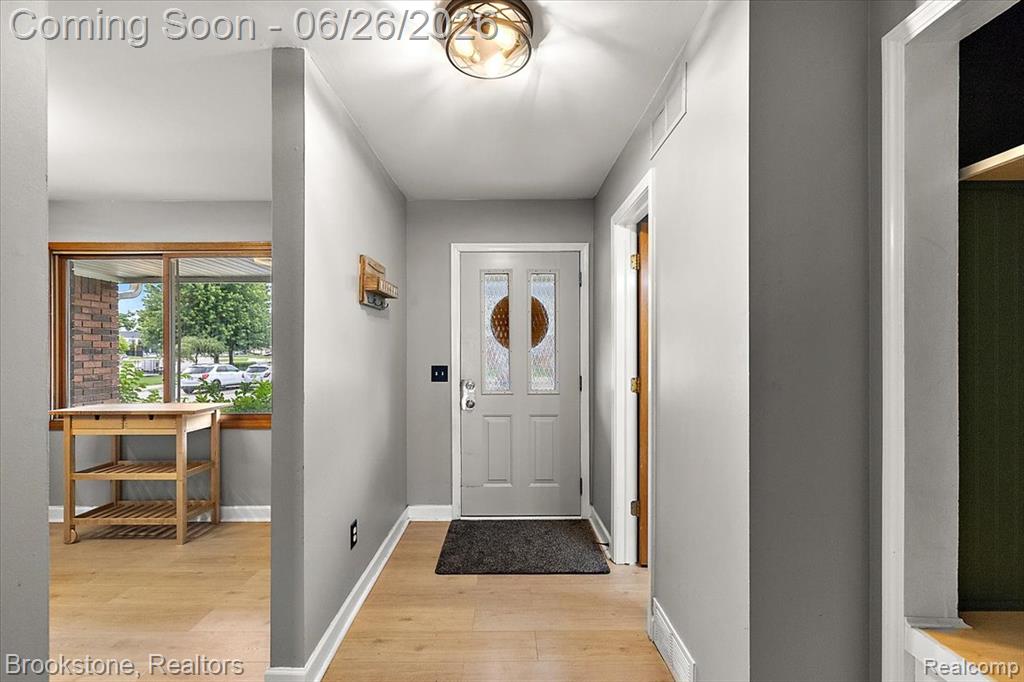 37077 Brynford Drive, Clinton Twp, MI 48036 — Photo 3