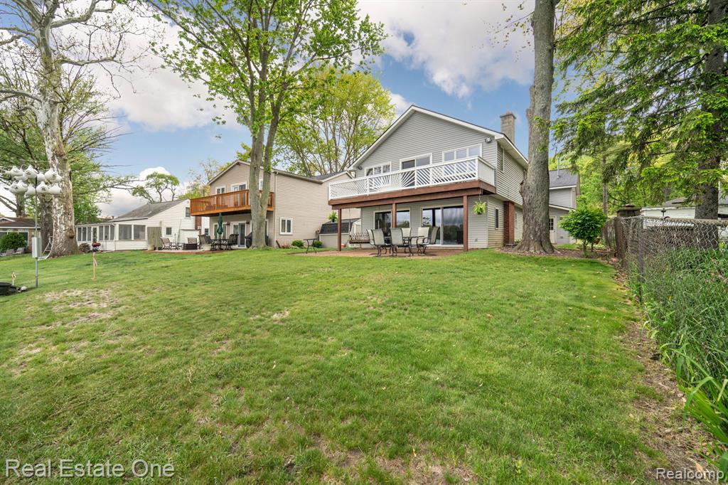 10194 Elmcrest Road, Whitmore Lake, MI 48189 — Photo 23