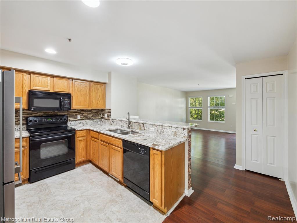 1156 Faulkner, Troy, MI 48083 — Photo 9