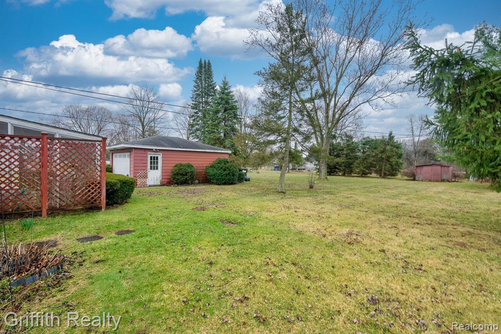 61305 FAIRLAND Drive, South Lyon, MI 48178 — Photo 25