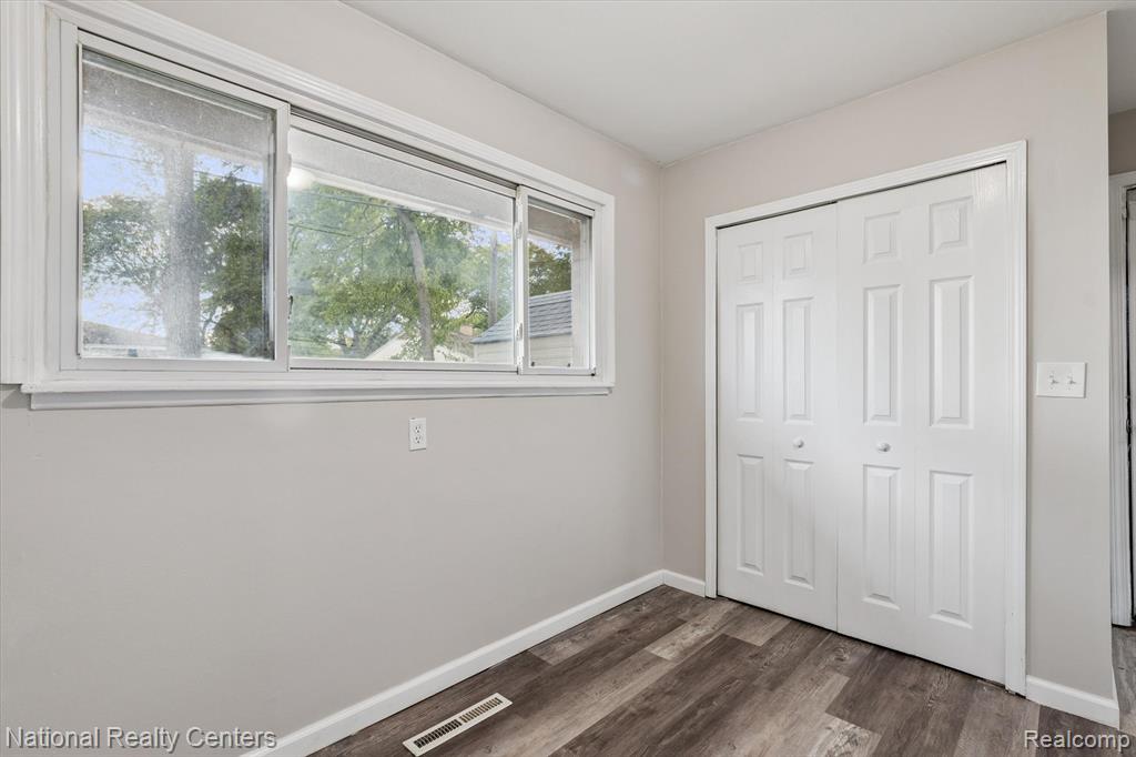 21901 Sloman Street, Oak Park, MI 48237 — Photo 14