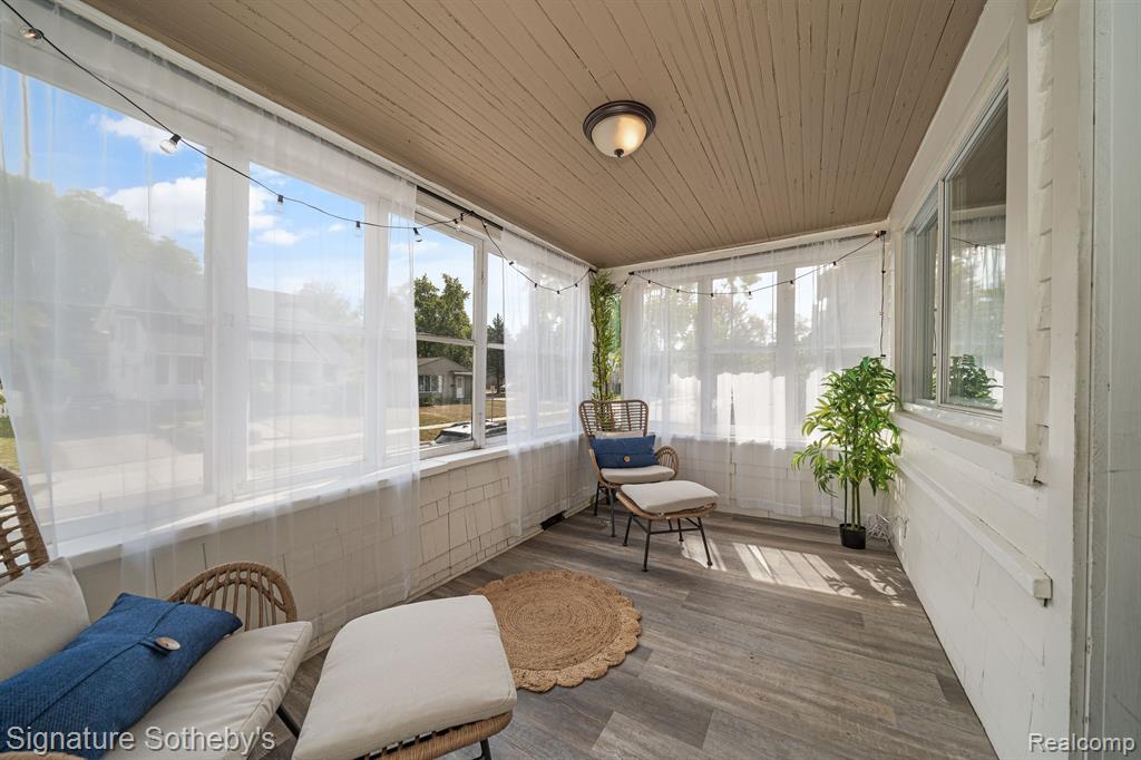 614 S PLEASANT Street, Royal Oak, MI 48067 — Photo 2