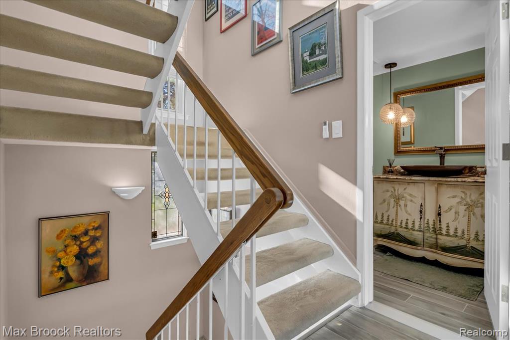 5415 Fairway Lane, West Bloomfield, MI 48323 — Photo 2