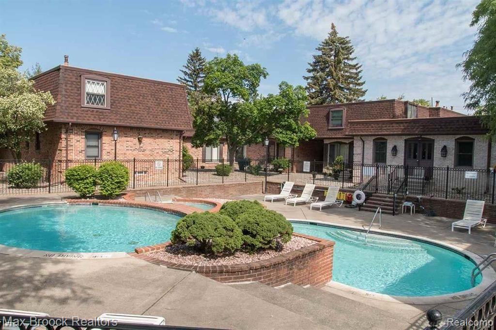 5005 CROOKS Road, 38, Royal Oak, MI 48073 — Photo 17