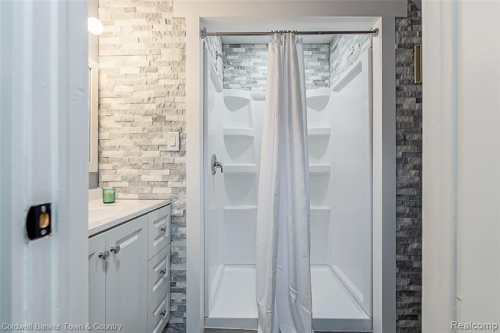 4225 N Tipsico Lake Road, Hartland, MI 48353 — Photo 39