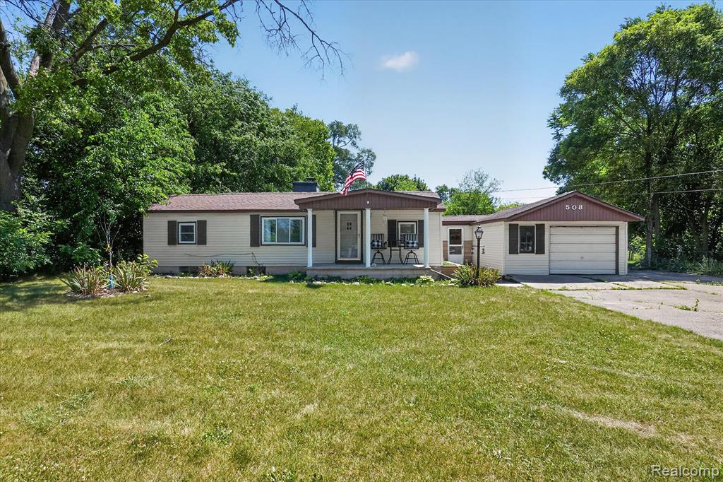 508 Deland Road, Flushing, MI 48433 — Photo 2