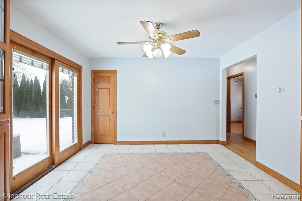 1914 Schust Road, Saginaw, MI 48604 — Photo 18
