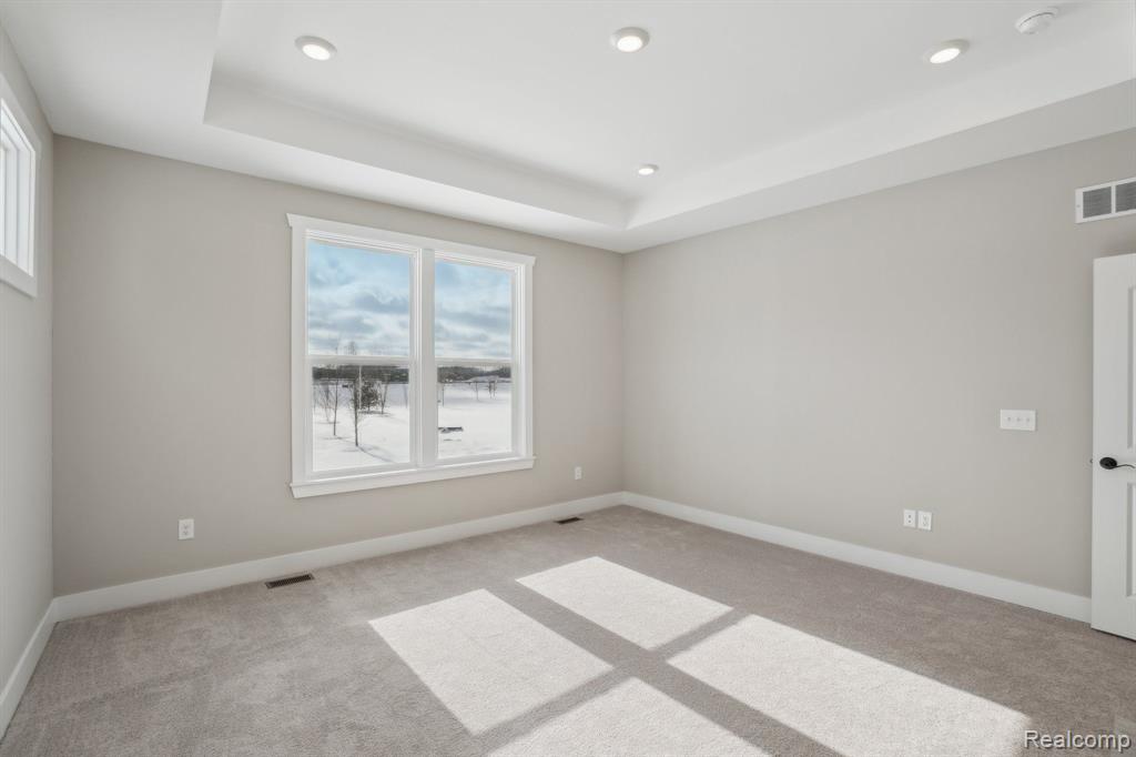 677 Round Rock Dr, Howell, MI 48843 — Photo 25