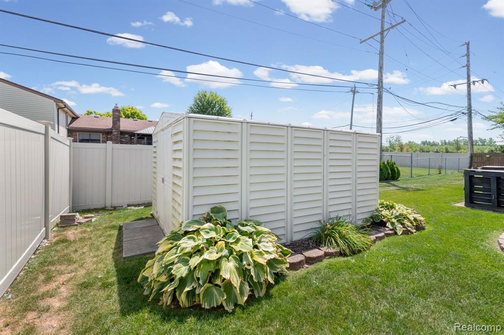 24909 Foxmoor Boulevard, Trenton, MI 48183 — Photo 4