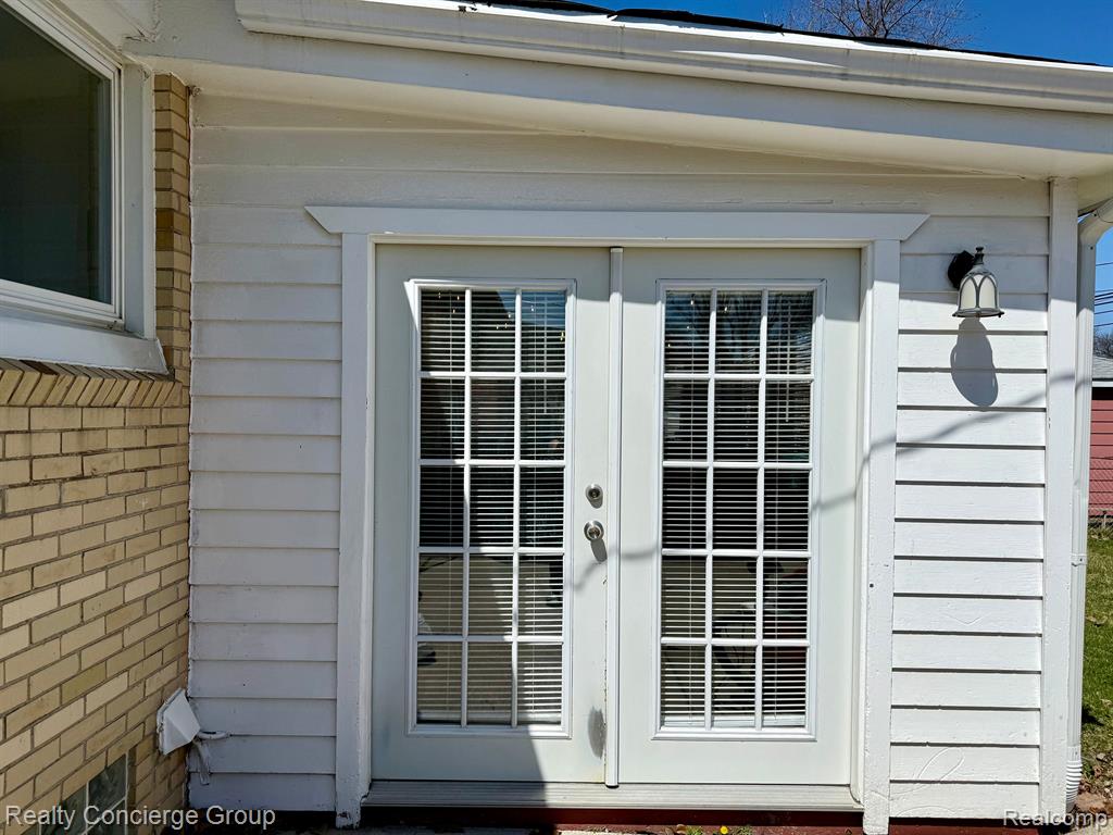 400 N LEONA Avenue, Garden City, MI — Photo 39