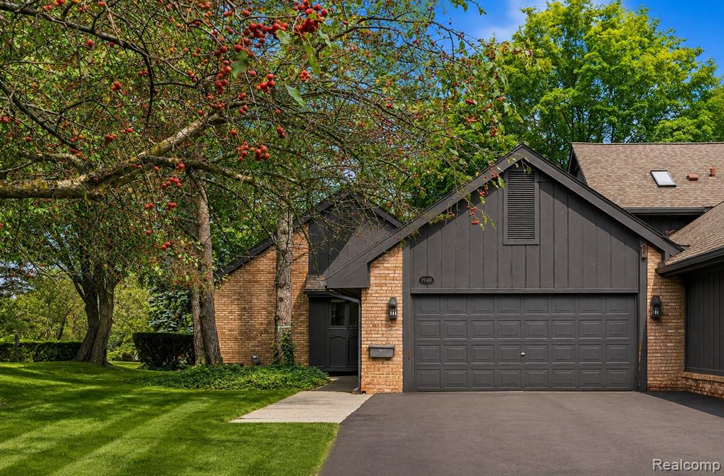 1948 PINE RIDGE Lane, Bloomfield Hills, MI 48302