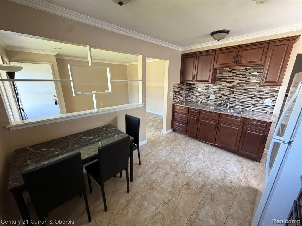 6198 MAYBURN Street, Dearborn Heights, MI 48127 — Photo 3