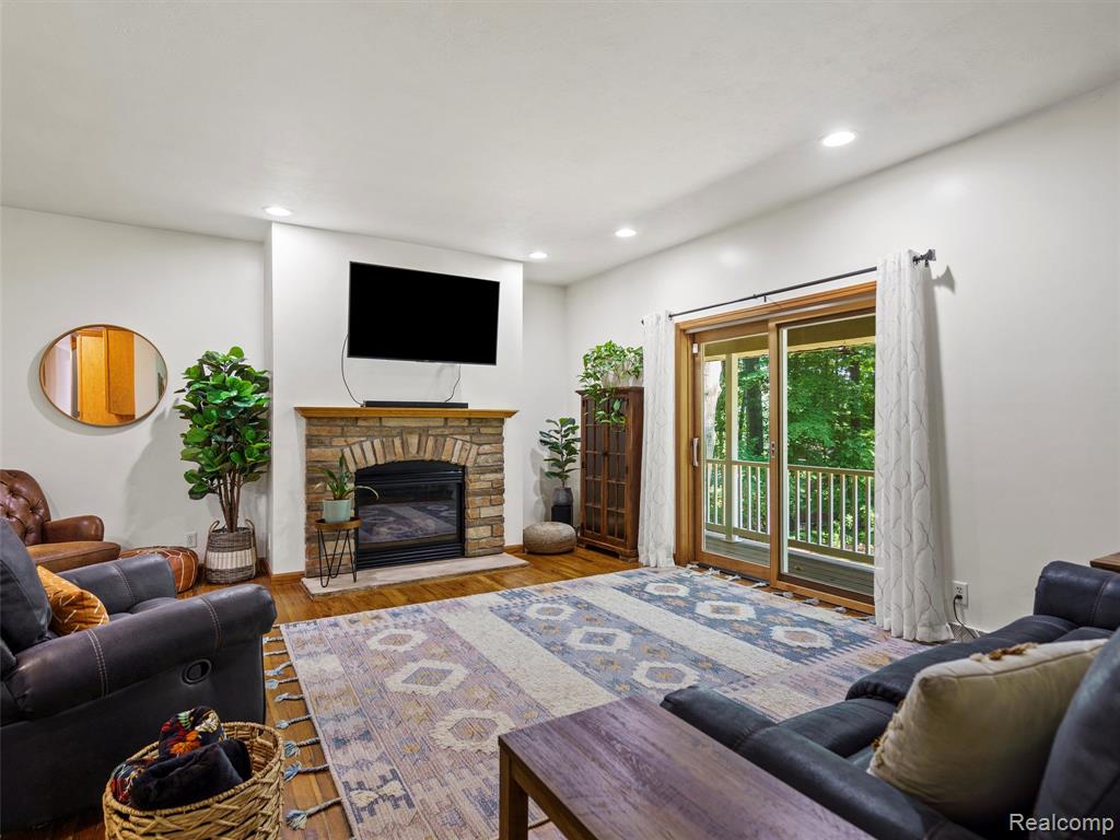 9480 Hartland Road, Fenton, MI 48430 — Photo 7