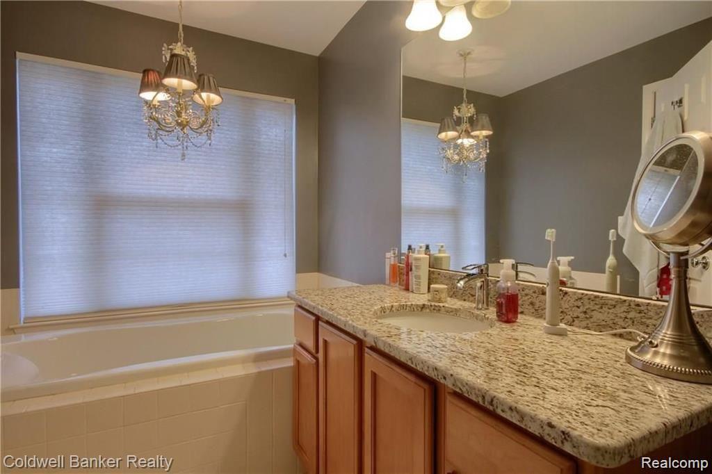 39642 ROCKCREST Lane, Northville, MI — Photo 18