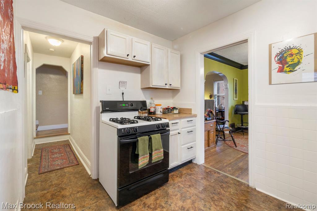 7626 W 7 MILE Road, Detroit, MI 48221 — Photo 14