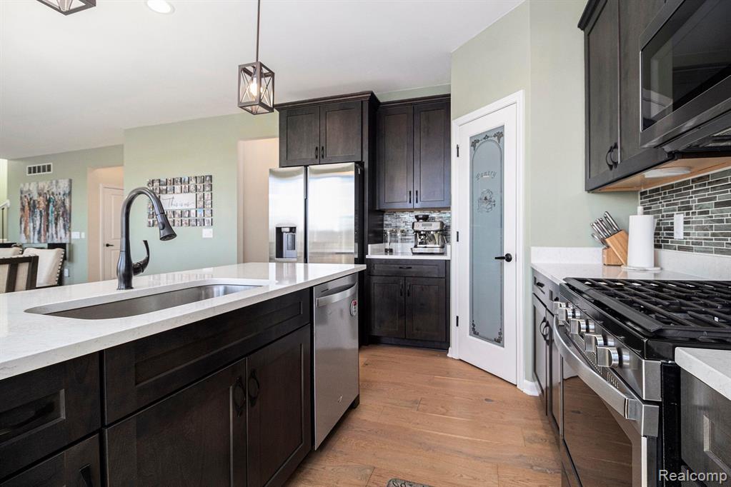 4334 ROLLING MEADOW Lane, Ypsilanti, MI 48197 — Photo 12