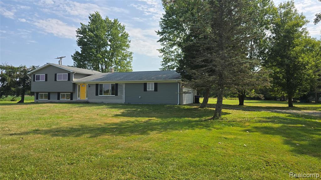 1695 Stoddard Road, Columbus, MI — Photo 2