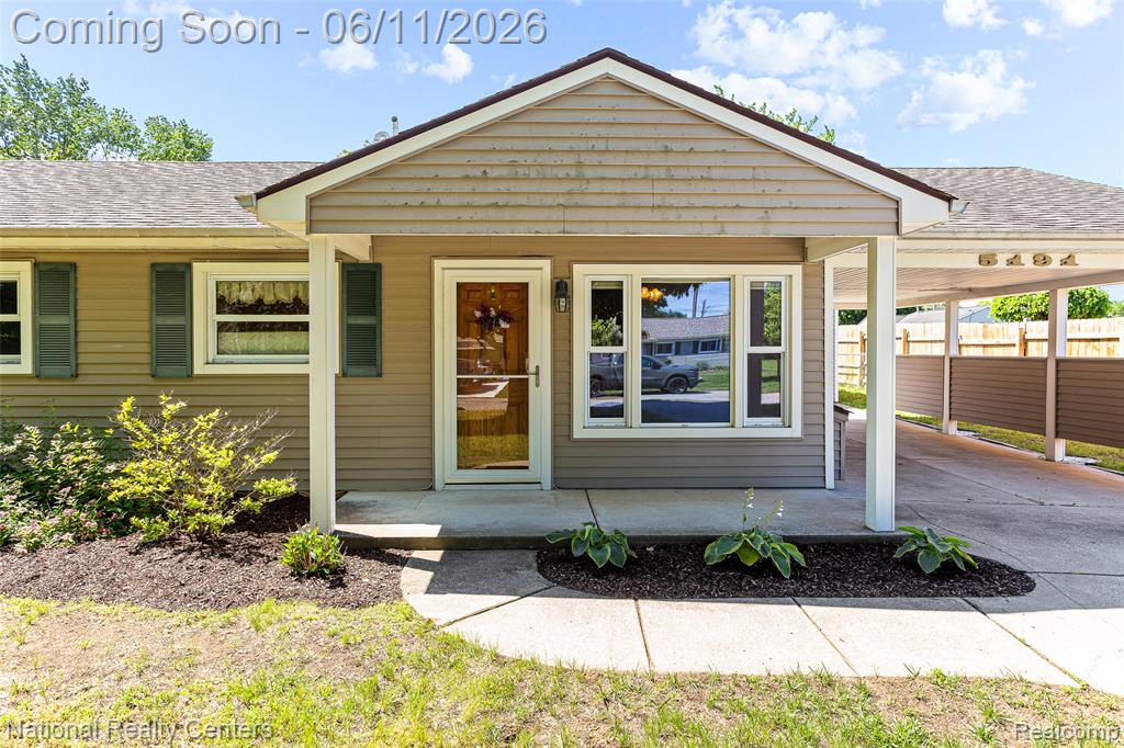 5191 Lynsue Lane, Waterford, MI 48327 — Photo 2