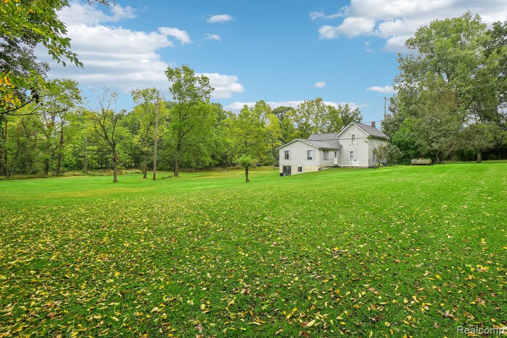 9551 Ellis Road, Clarkston, MI 48348 — Photo 8