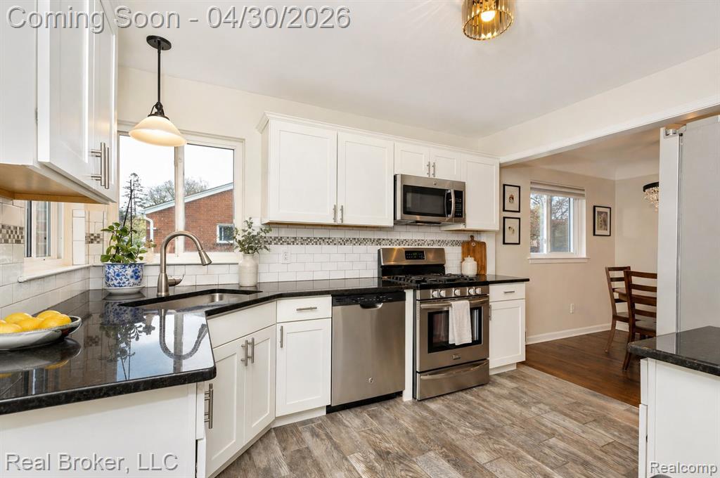 8410 Northfield Boulevard, Oak Park, MI 48237 — Photo 8