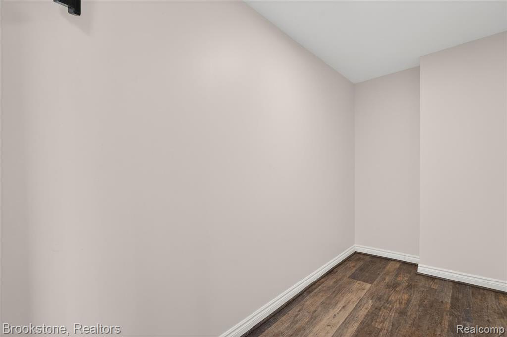 3695 Lotus Drive, Waterford, MI 48329 — Photo 27