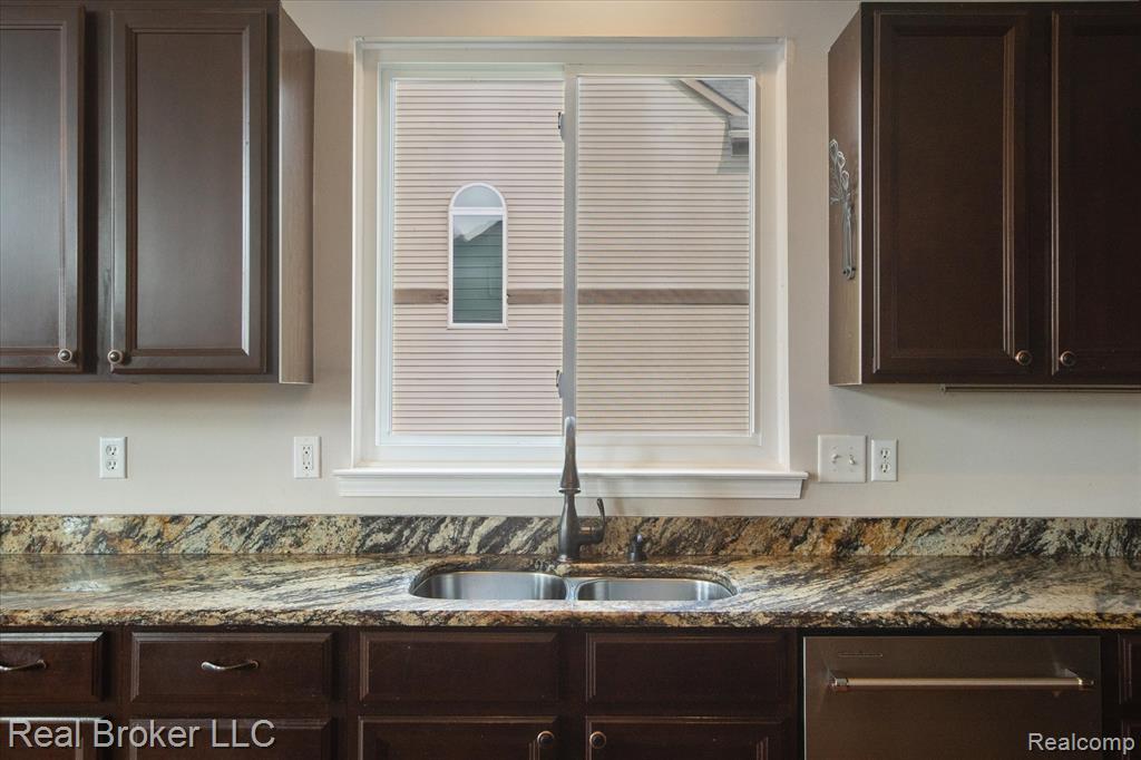 8567 Hummingbird, Commerce Twp, MI 48382 — Photo 19