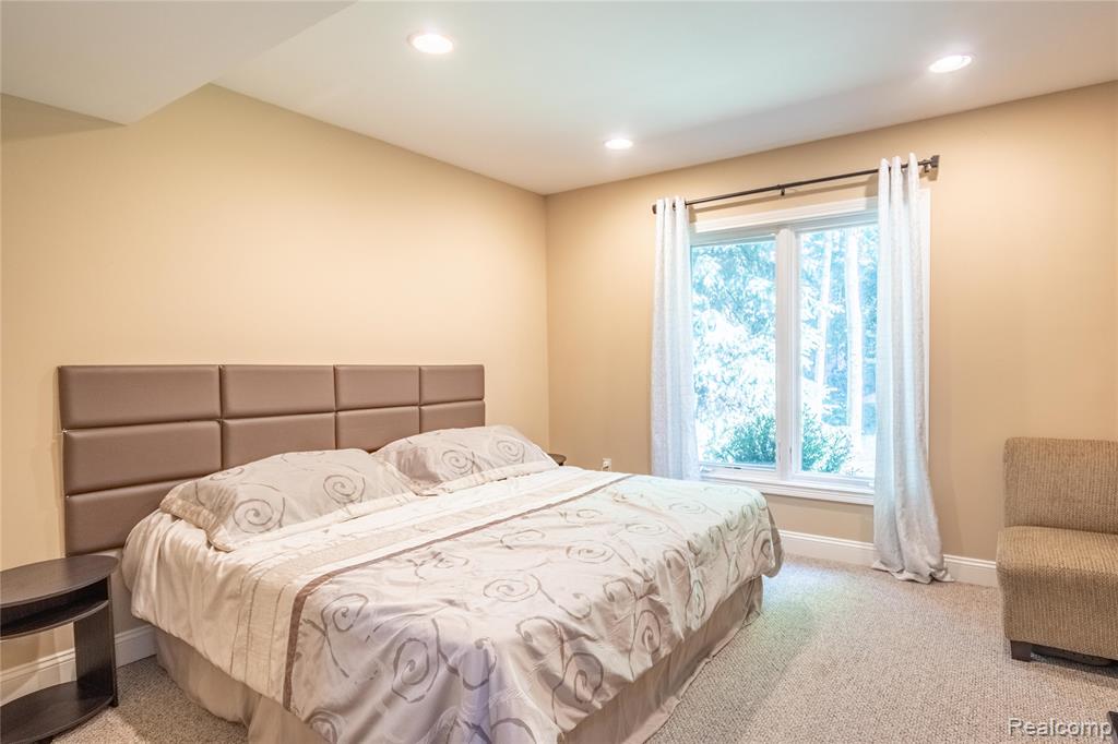 4575 Forest Edge Lane N, West Bloomfield, MI 48323 — Photo 64