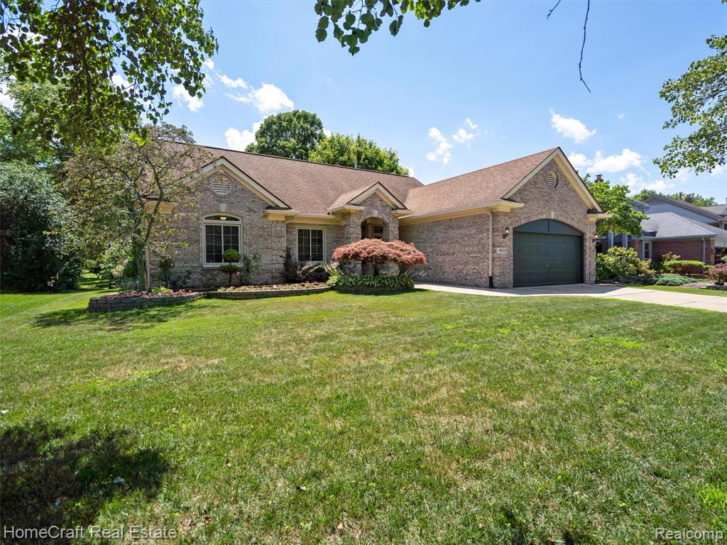 45019 MIDDLEBURY Court, Canton, MI 48188 — Photo 33