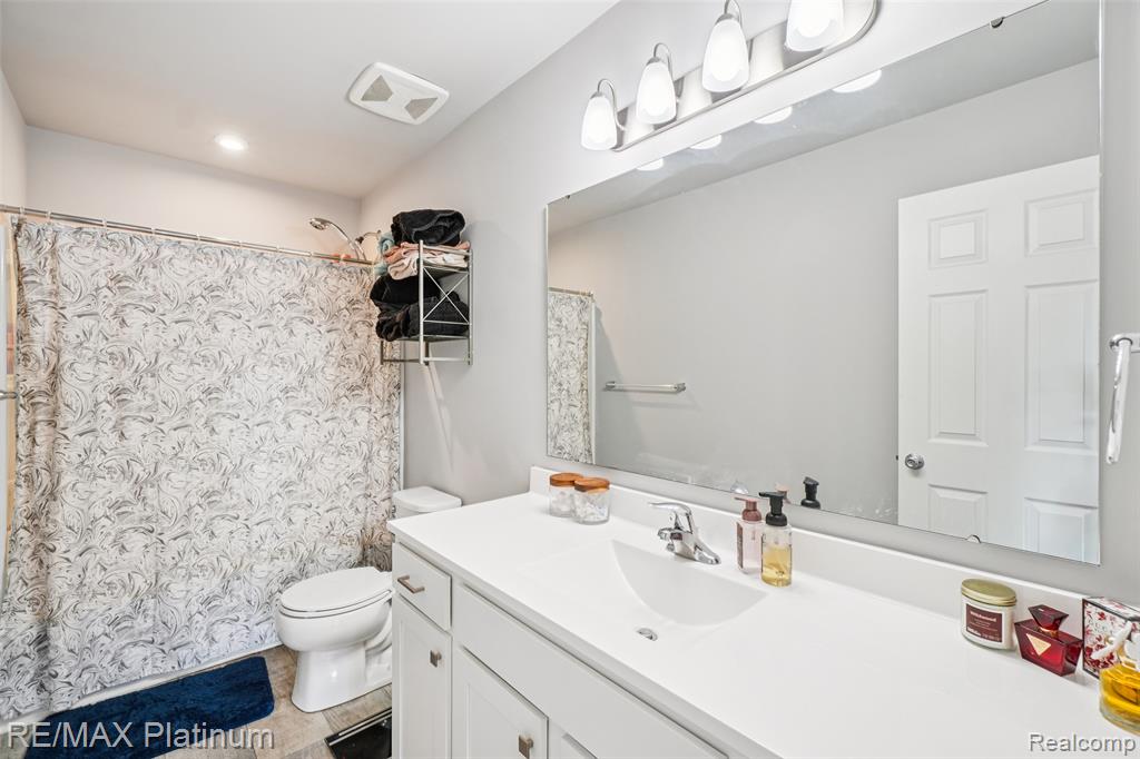 2840 Sycamore River Drive, Fowlerville, MI 48836 — Photo 13