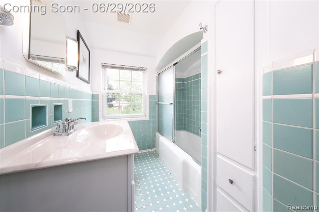 622 Sunningdale Drive, Grosse Pointe, MI 48236 — Photo 24