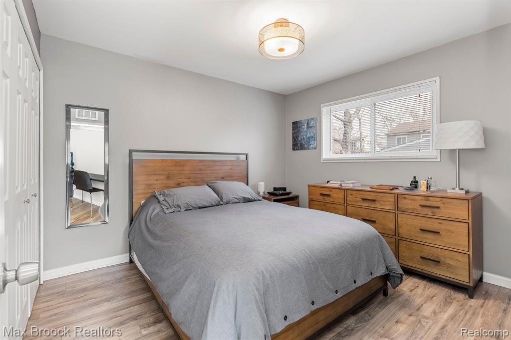 501 S Edgeworth Avenue, Royal Oak, MI 48067 — Photo 24