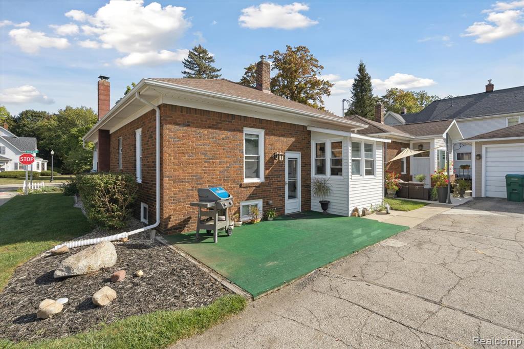 611 W Grand River Avenue, Howell, MI 48843 — Photo 35