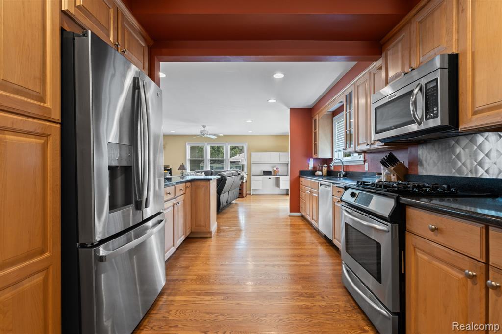 10065 Hart Avenue, Huntington Woods, MI — Photo 22