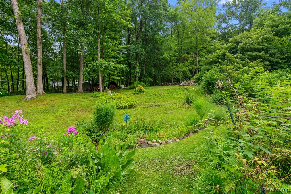 5500 Hartland Road, Fenton, MI 48430 — Photo 21