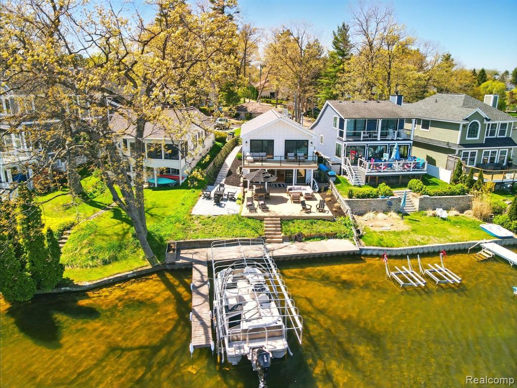 807 PINE TREE Road W, Lake Orion, MI 48362 — Photo 32