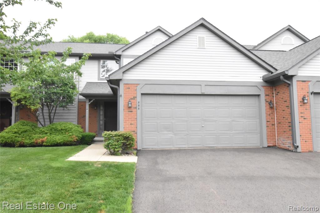 555 Winwood Court, Walled Lake, MI 48390 — front exterior