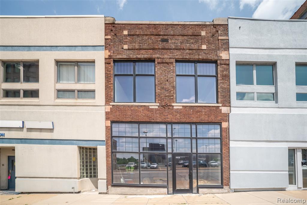 24 W Huron Street, Pontiac, MI 48342