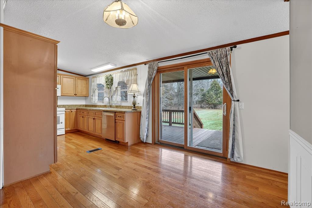 13106 N Genesee Road, Clio, MI 48420 — Photo 11