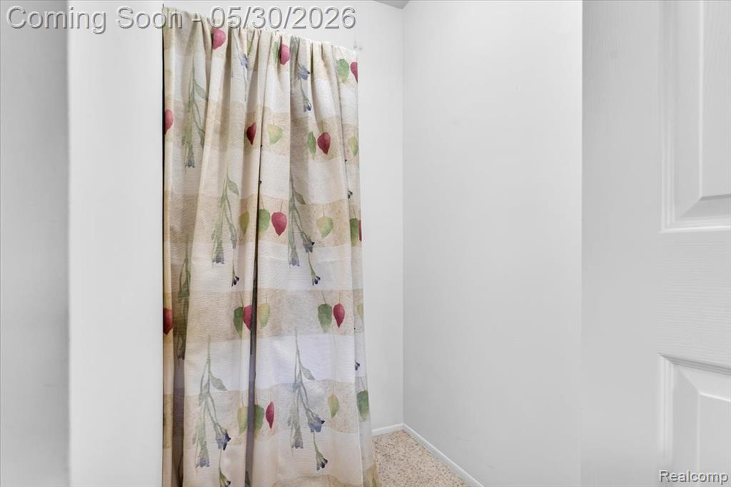 29100 Creek Bend Drive, Farmington, MI 48331 — Photo 24