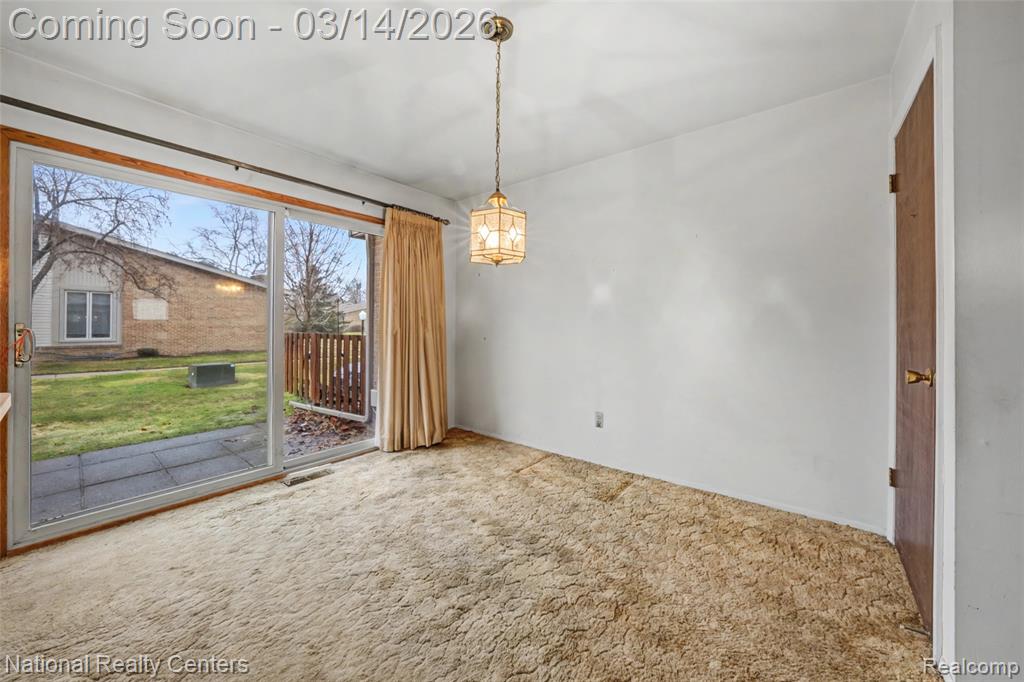 90 Willow Way, Waterford, MI 48328 — Photo 7