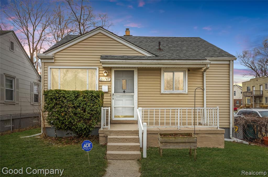 20747 Caledonia Avenue, Hazel Park, MI 48030 — Photo 2