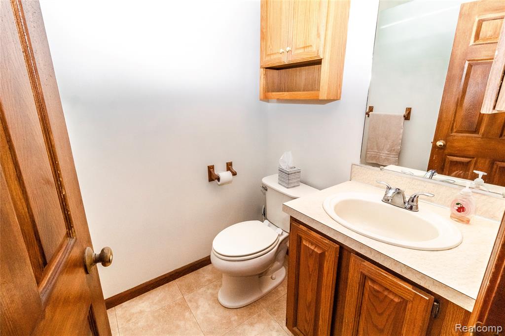 1511 Fish Lake Road, Lapeer, MI 48446 — Photo 27