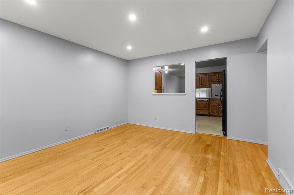 6894 N Gulley Road, Dearborn Heights, MI 48127 — Photo 3