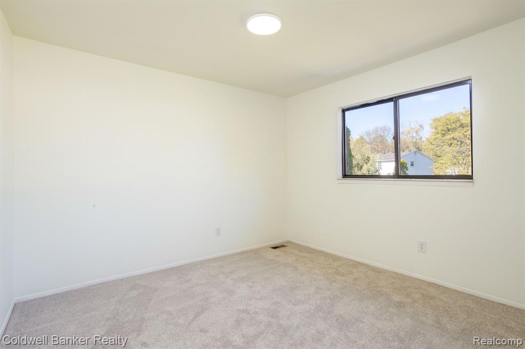 46038 SPINNING WHEEL Drive, Canton, MI 48187 — Photo 31