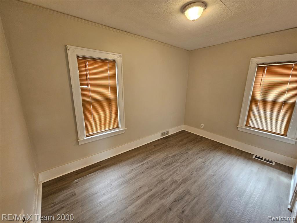 7005 Orchard Avenue, Dearborn, MI 48126 — Photo 9