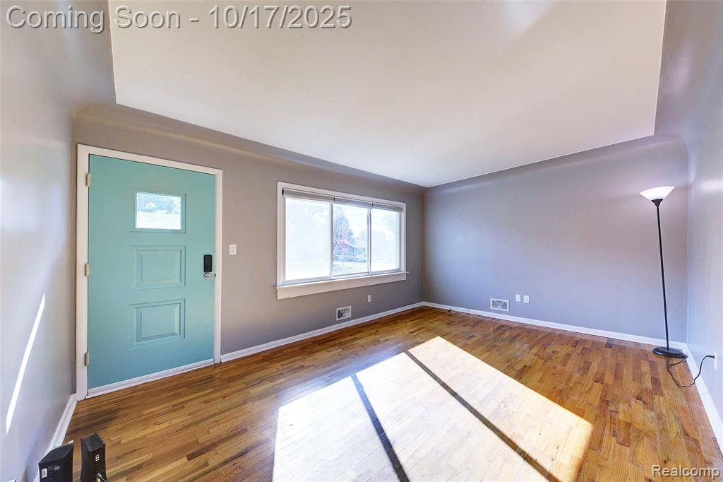 838 Westwood Drive, Fenton, MI 48430 — Photo 3
