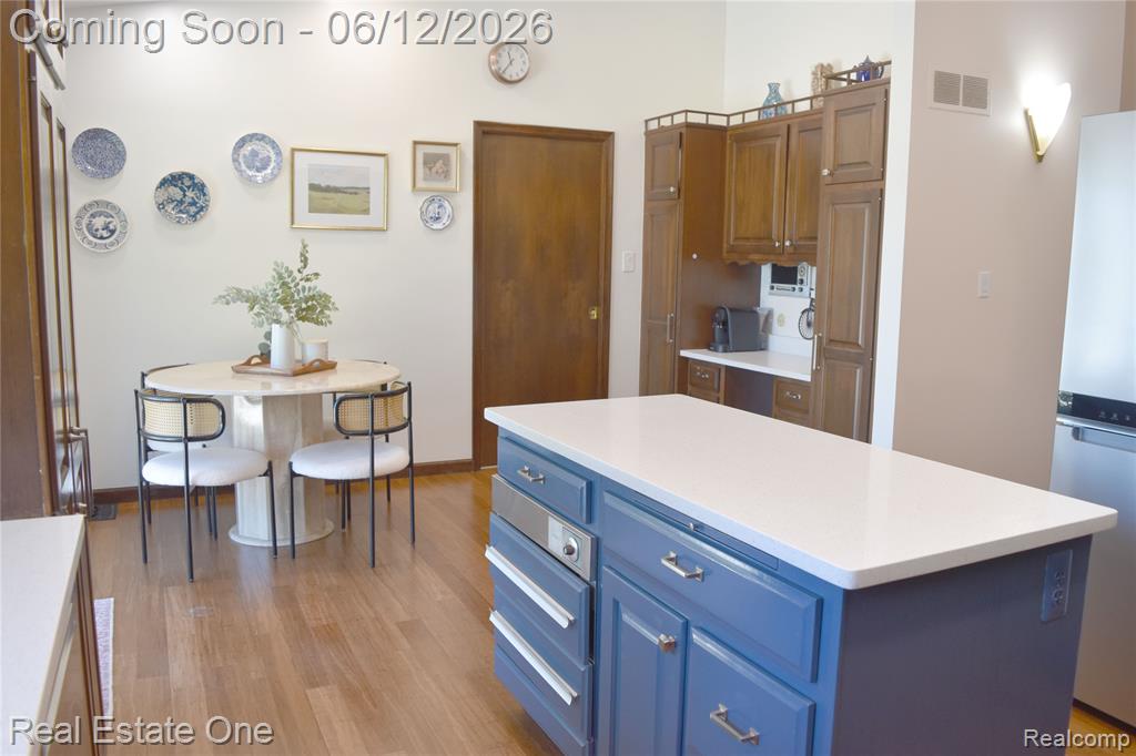 5324 Greenbriar Drive, West Bloomfield, MI 48323 — Photo 12