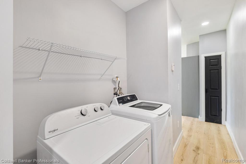 635 HAGUE-2W Street, Detroit, MI 48202 — Photo 16